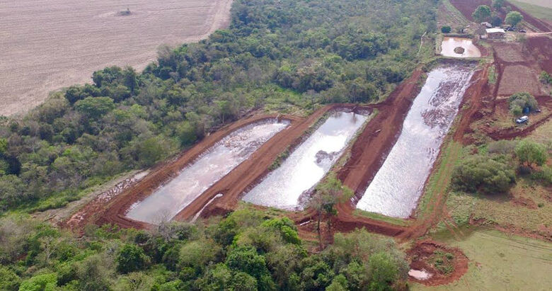 Fazendeiro é autuado por construir represas em área de preservação O