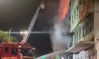 Incêndio em pousada deixa pelo menos 10 mortos

