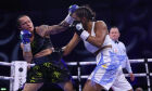 Bia Ferreira derrota argentina e é campeã mundial no boxe profissional
