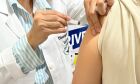 Campanha 'Governo MS Vacina Mais' imuniza 1,5 mil servidores estaduais contra Influenza
