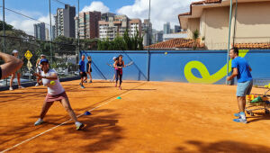 5 benefícios da prática de tênis para a saúde