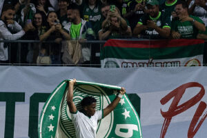 Com gol de Endrick, Palmeiras vence Novorizontino e vai à final