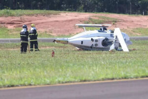 Helicóptero do governo, com quatro pessoas, cai em Campo Grande