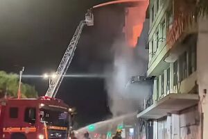 Incêndio em pousada deixa pelo menos 10 mortos
