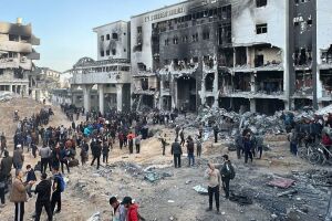 Valas comuns levantam preocupações sobre possíveis crimes de guerra em Gaza