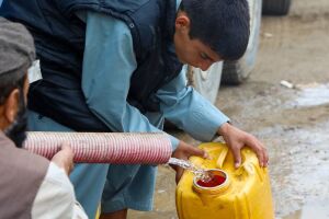 Equipes da ONU enviam ajuda para o norte do Afeganistão após inundações deixarem centenas de vítimas