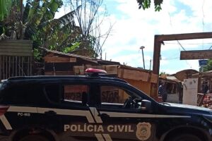 Polícia Civil desmantela ponto de tráfico de drogas e receptação de produtos de furto