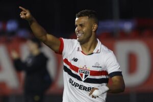 São Paulo vence Criciúma por 2 a 0 e se reabilita