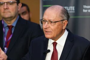 Alckmin diz que governo tem absoluta confiança de que dólar vai cair