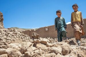 Inundações no Afeganistão representam uma ameaça urgente e persistente para crianças