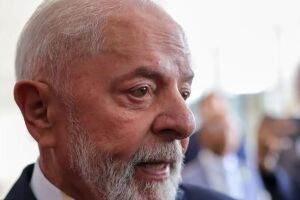 Lula reclama de burocracia e pede resposta imediata ao RS