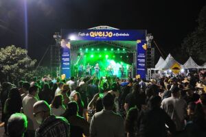 Festa do Queijo de Rochedinho reuniu amantes da música sul-mato-grossense e da gastronomia