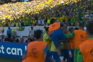 Mesmo com empate diante da Colômbia, Brasil classifica