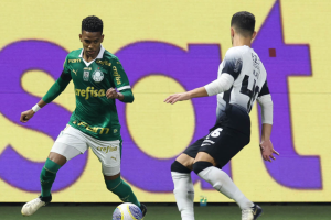 Palmeiras vence Derby contra o Corinthians e volta à vice-liderança