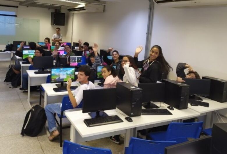 Escola Sesi de Campo Grande inicia jornada para se tornar escola-modelo da Microsoft
