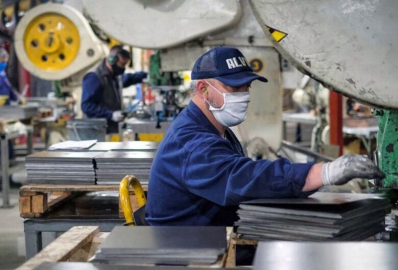 Mais de 80% das indústrias apresentaram crescimento ou estabilidade na produção em março