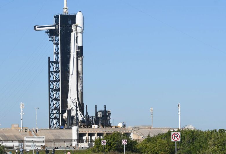 Foguete da SpaceX lança dois satélites da Força Aérea Brasileira
