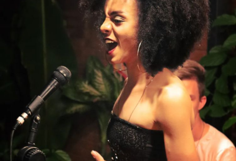 Ketlen Barbosa: A música como meio de combate e resistência ao racismo