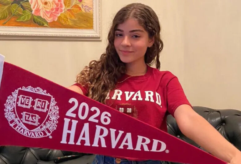 Estudante brasileira conquista bolsa integral na Universidade de Harvard
