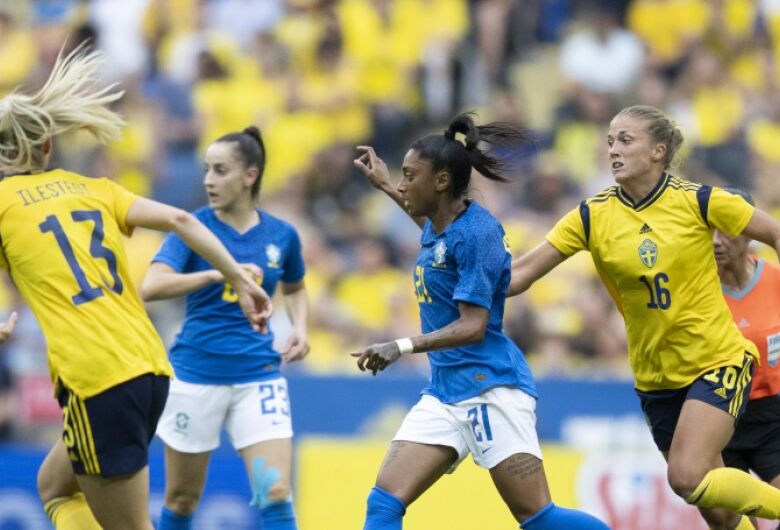 Seleção Brasileira Feminina perde para a Suécia em Estocolmo