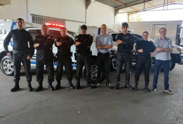Grupamentos da Polícia Penal recebem novos veículos para transporte de presos e ações operacionais