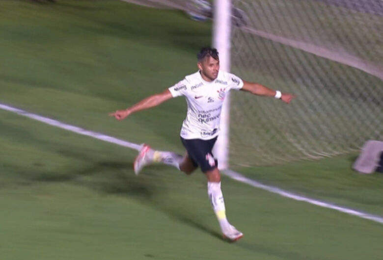 Corinthians vence de virada, respira e complica Vasco