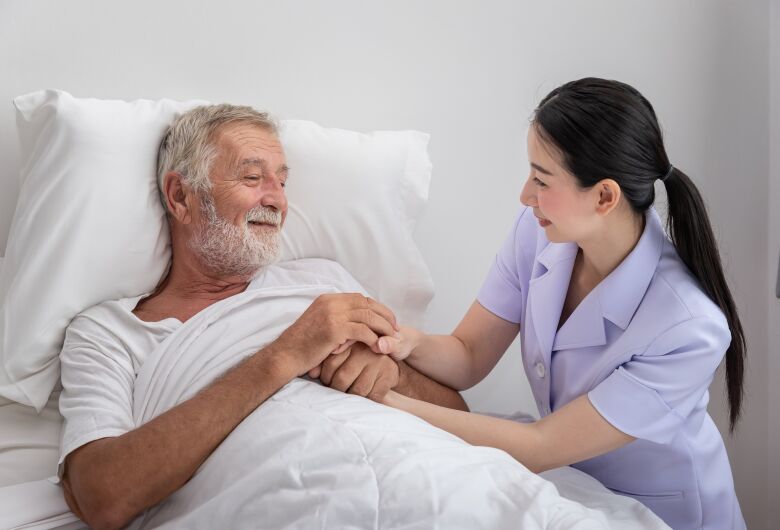 Cuidados paliativos: qual o papel do cuidador no final da vida?