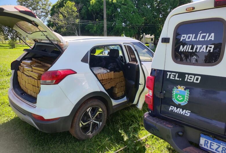 Batalhão de Polícia Militar Rural apreende droga e recupera veículo