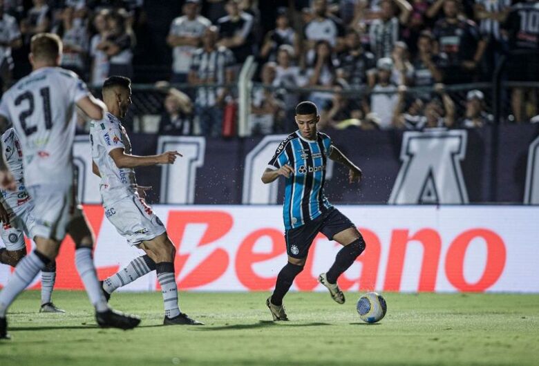 Grêmio empata com o Operário-PR na estreia da Copa do Brasil

