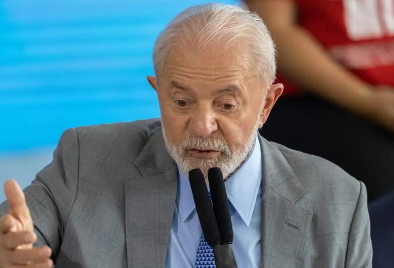 Lula embarca para a Colômbia na terça-feira
