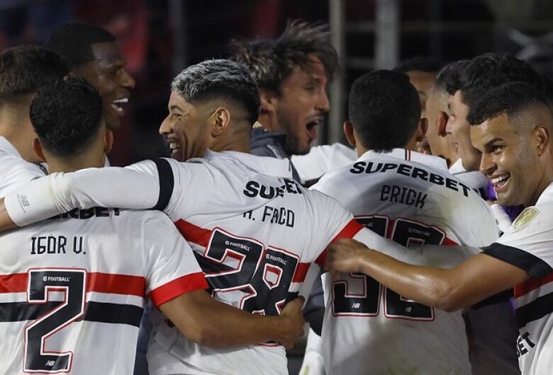 São Paulo vence Talleres-ARG e é líder do Grupo B
