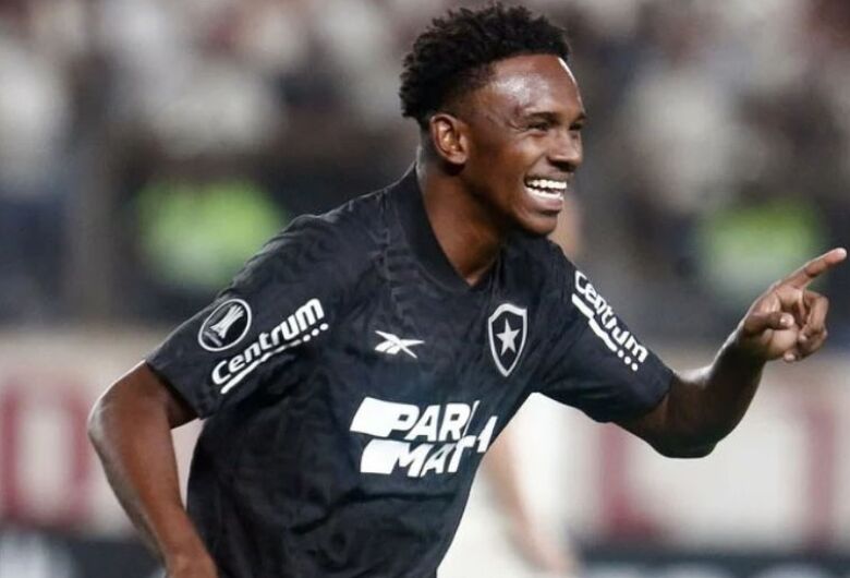 Botafogo vence Universitario no Peru e garante vaga nas oitavas de final
