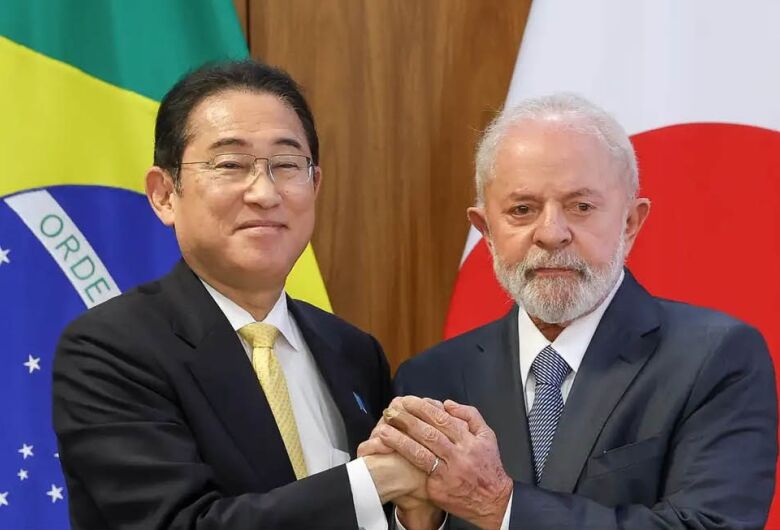 Brasil e Japão assinam acordos em agricultura e segurança cibernética
