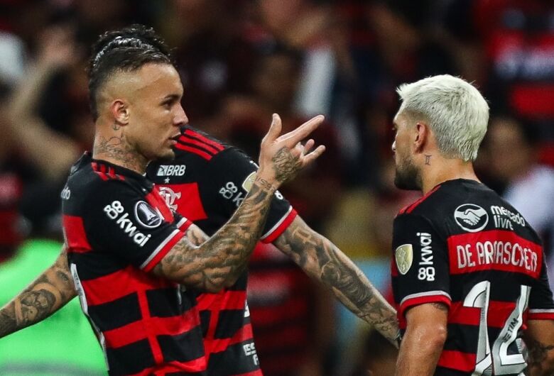 Em noite inspirada, Flamengo goleia o Bolívar por 4 a 0 no Maracanã
