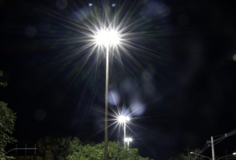 Governo de MS leva iluminação de LED solar para rodovia e avenida em Santa Rita e Japorã
