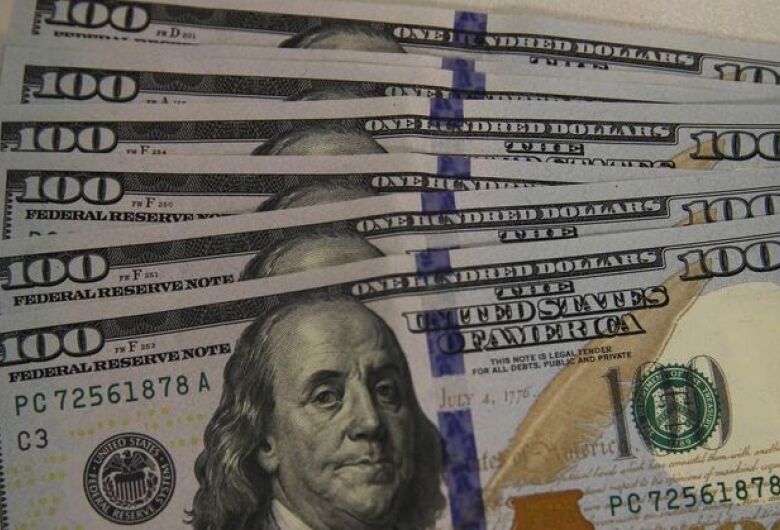 Dólar fecha abaixo de R$ 5,10 pela primeira vez em três semanas
