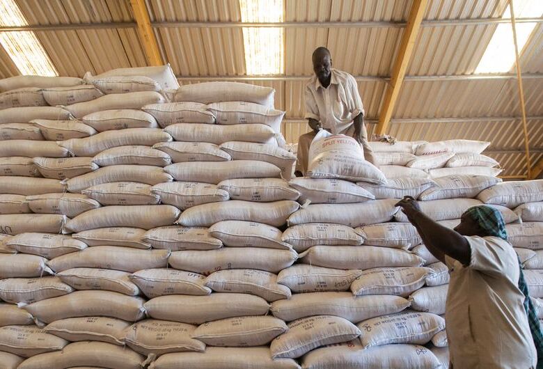 Fome é usada como tática de guerra no conflito sudanês, alertam peritos