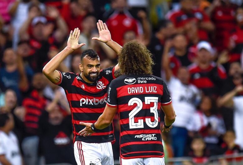 Flamengo vence Cruzeiro e segue na liderança isolada do Brasileirão
