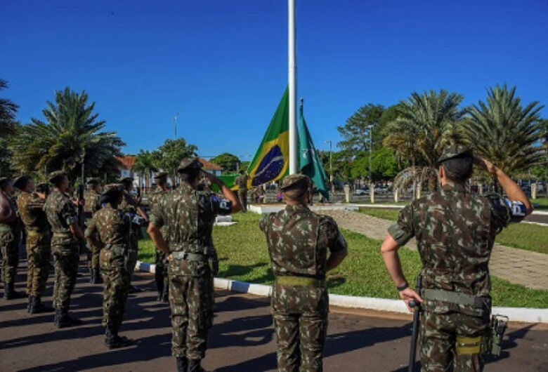 Com salário até R$ 8 mil, Exército inicia contratação de temporários