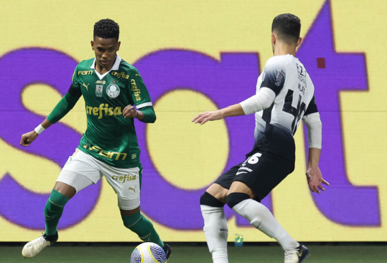 Palmeiras vence Derby contra o Corinthians e volta à vice-liderança