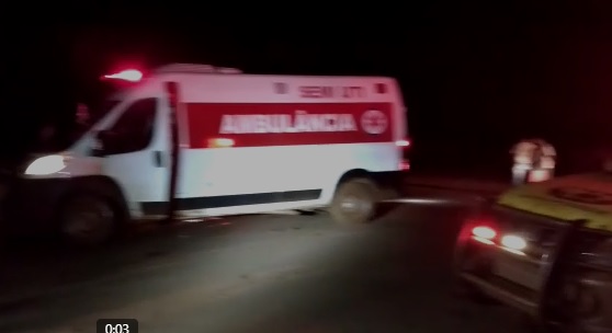 Ambulância que desapareceu na fronteira é encontrada atolada em estrada vicinal - 
