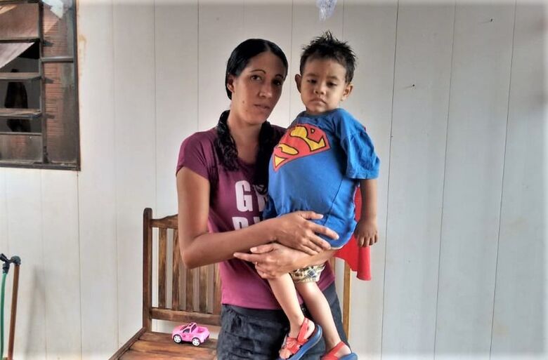 Moradora de Nova Andradina pede ajuda para tratamento de saúde do filho - Crédito: WhatsApp/Nova News
