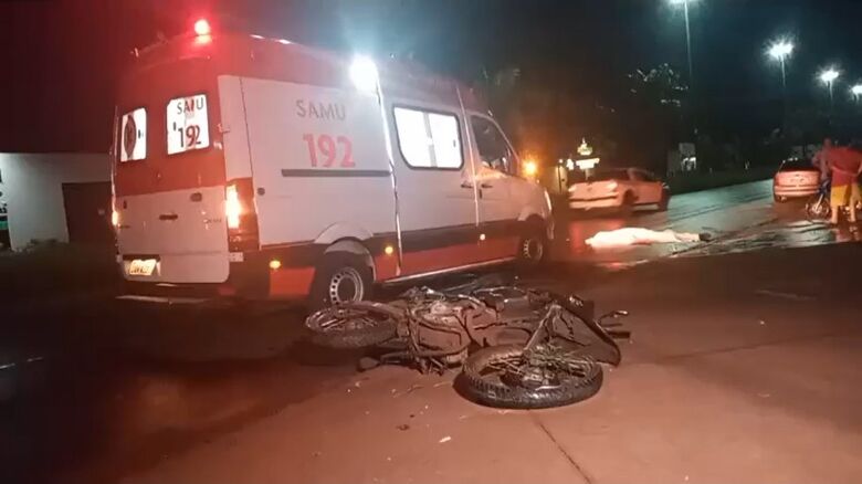 Motociclista morre após rampar monumento ao colono em Dourados - Crédito: Reprodução/Dourados Agora