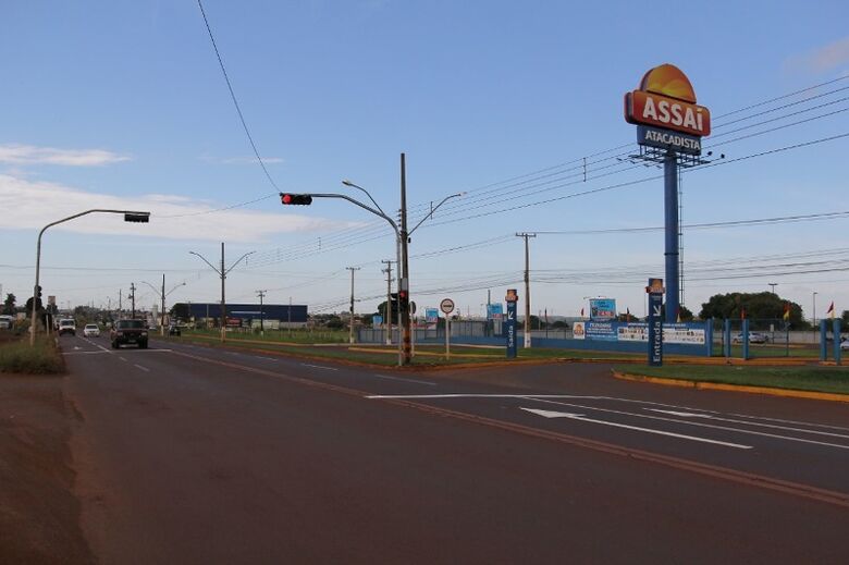 Agetran reforça sinalização e instala semáforo na Coronel Ponciano - 
