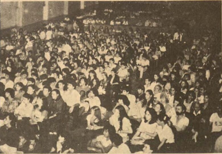 Público lotou o Cine Ouro Verde no 1º “Frutos da Terra”, em julho de 1983 - Crédito: Reprodução/O Progresso