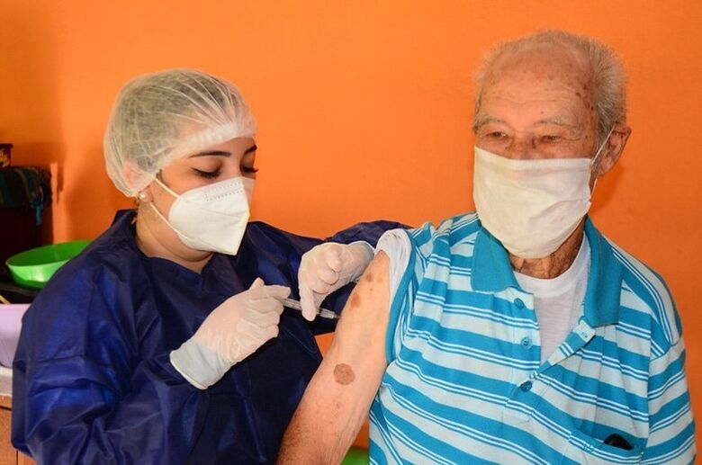 Projeto de lei prevê vacinação em domicílio para idosos a partir de 60 anos - Crédito: Prefeitura de Caraguatatuba