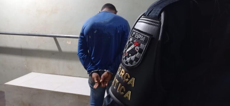 Força Tática prende jovem com cocaína e crack na região do Novo Horizonte - Crédito: Divulgação