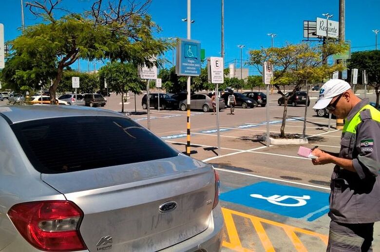 Multa para estacionamento irregular em vaga especial aumentará, prevê projeto - Crédito: Divulgação - ASCOM SMTT