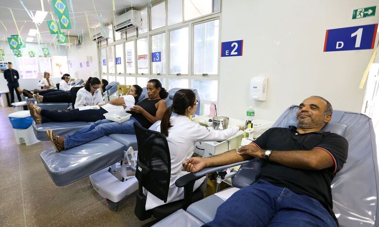 Covid-19: doações de sangue caem 20% e governo lança campanha - 