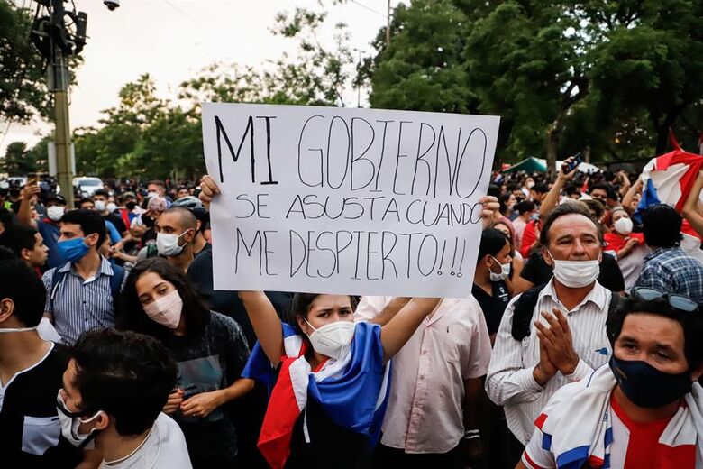 Manifestantes vão às ruas em quarto dia de protestos contra presidente paraguaio - 